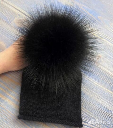 Шапка с помпоном
