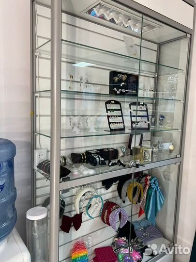 Шкаф витрина