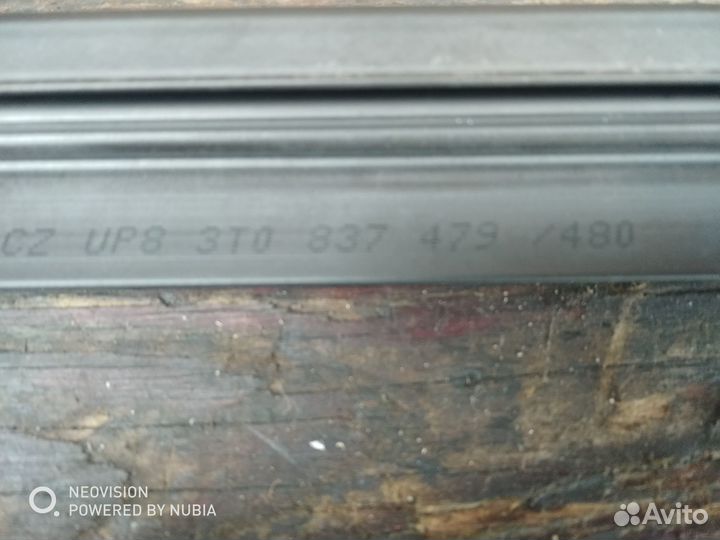 Молдинг стекла передний левый Шкода Супеб 08-15