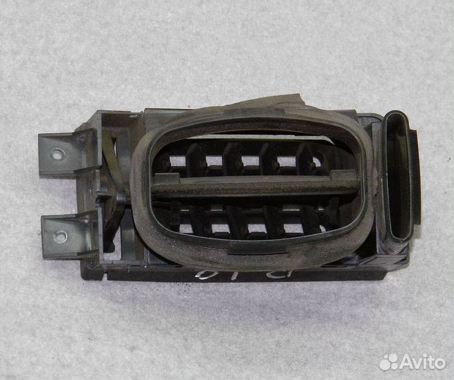 Дефлектор левый Renault 19 98г 7700812993