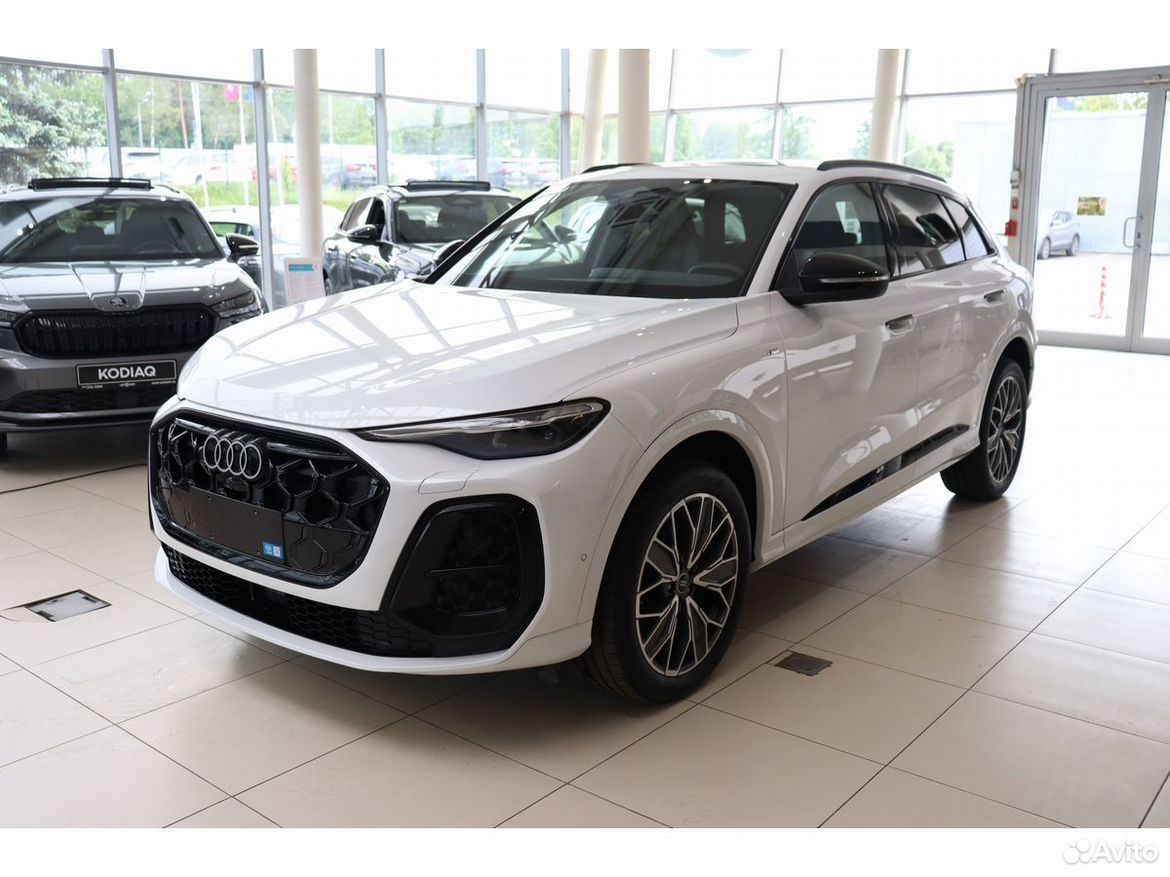 Audi Q5L 2.0 AMT, 2026