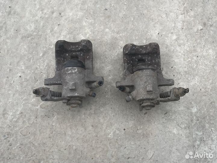 Суппорт задний гольф 4 а4 а3