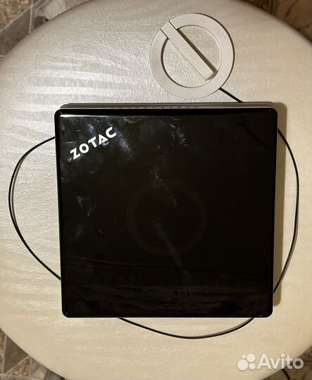 Неттоп zotac zbox-id84 (4gb RAM, 60 Gb SSD)