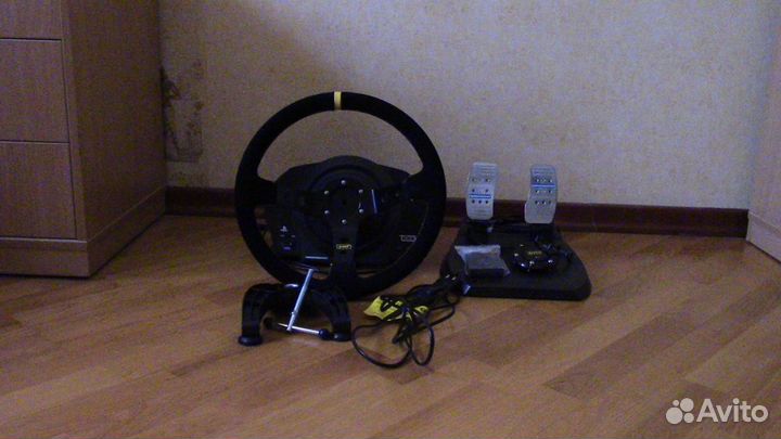 Руль thrustmaster t300