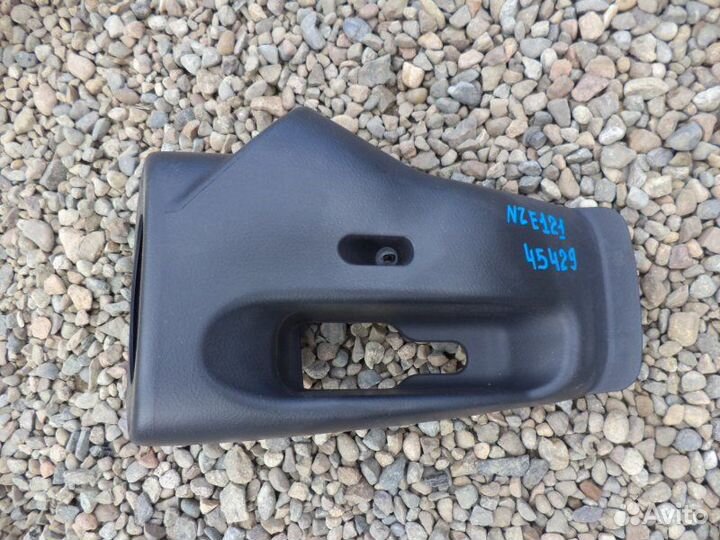 Кожух рулевой колонки Toyota Corolla Runx NZE121