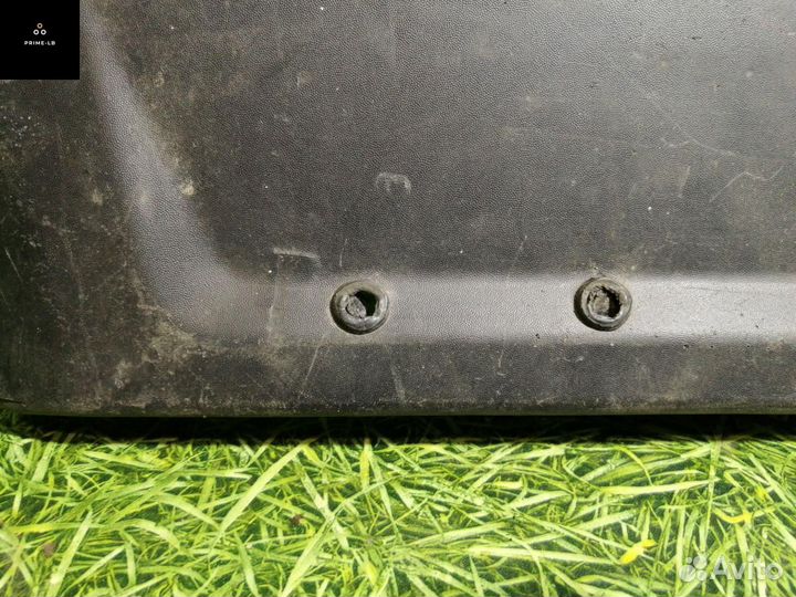 Молдинг переднего бампера левый Renault T-Series