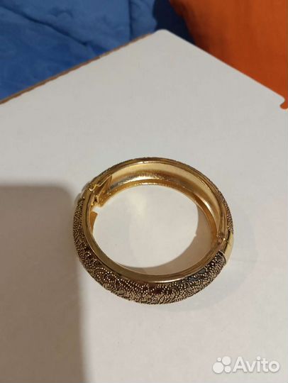 Браслет на руку