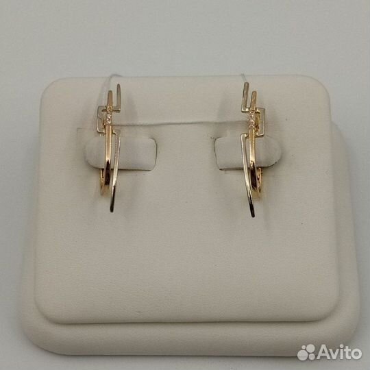 Серьги с синтетическим камнем Золото