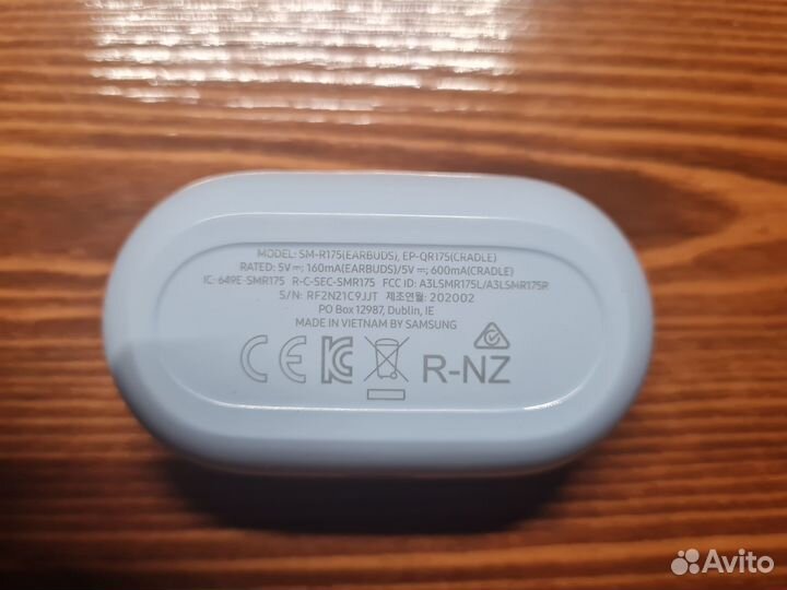 Беспроводные наушники Samsung Buds цена за все