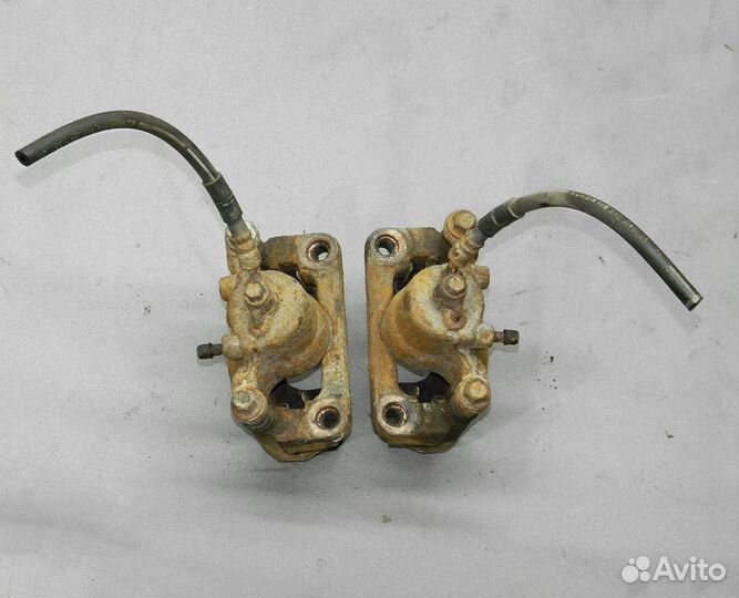 Суппорт задний правый Nissan Murano Z50