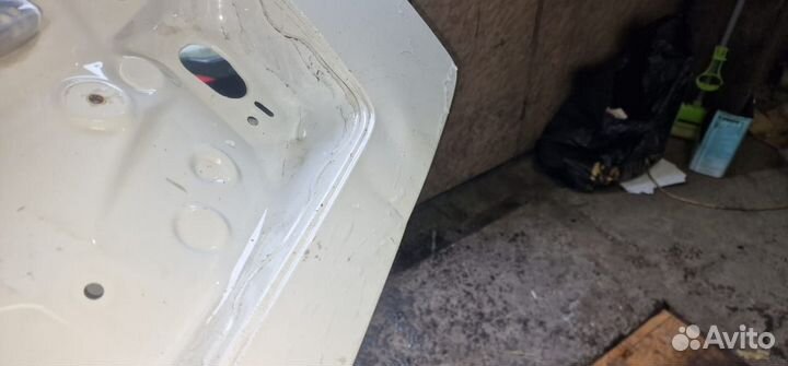 Капот задний corolla 2005