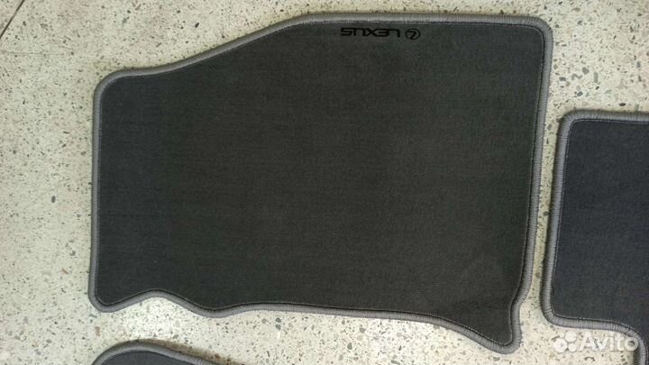 Автомобильные коврики Lexus