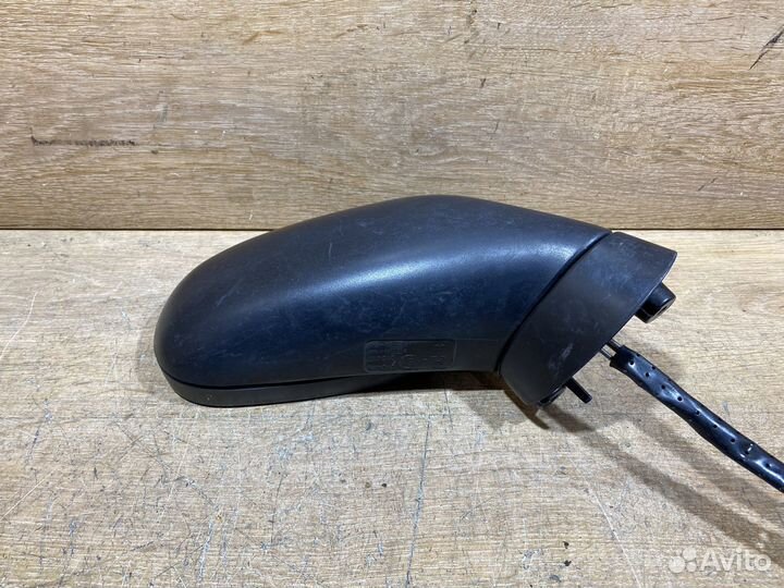 Зеркало правое Mitsubishi Carisma Арт. 7720668