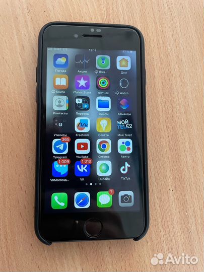 iPhone 8, 64 ГБ