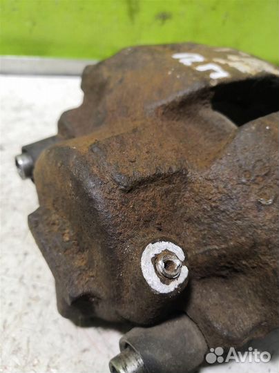 Суппорт передний правый бмв Е28