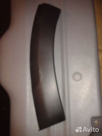 Stepway 2010-2014 левый молдинг переднего бампера