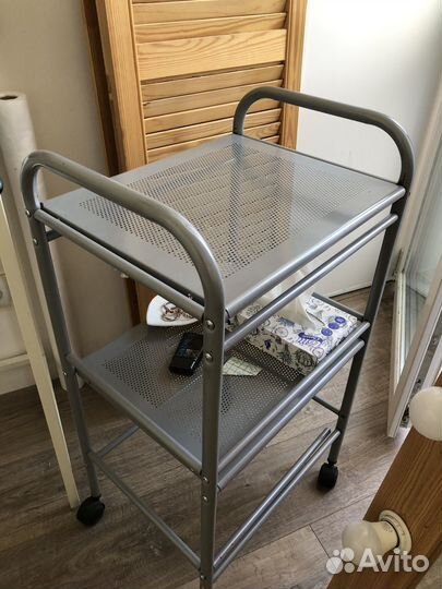 Тележка парикмахерская