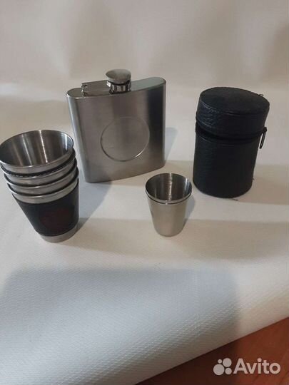 Фляжка и стопочки