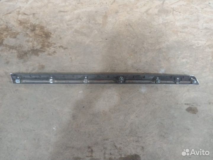 Накладка двери передняя правая Toyota Land Cruiser