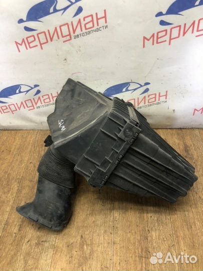 Корпус воздушного фильтра Volkswagen Transporter