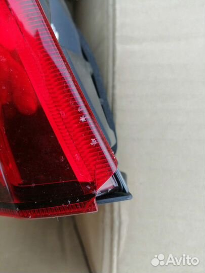 Фонарь правый внутренний Toyota LC200