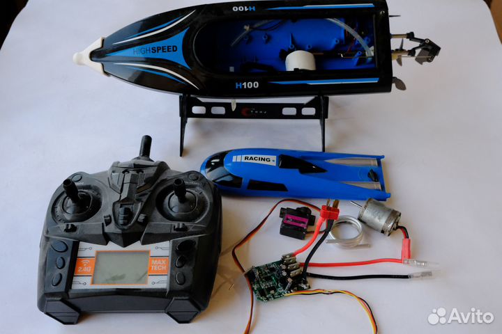 Радиоуправляемая лодка