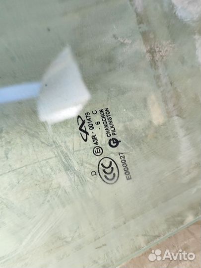 Стекло передней правой двери Chery Amulet