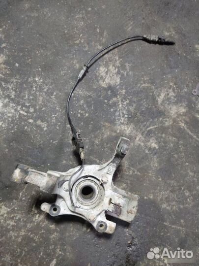 Кулак поворотный передний правый Opel Astra H