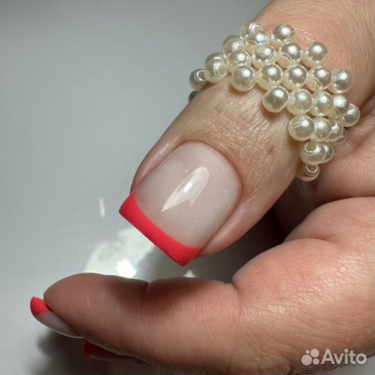 Модель на маникюр