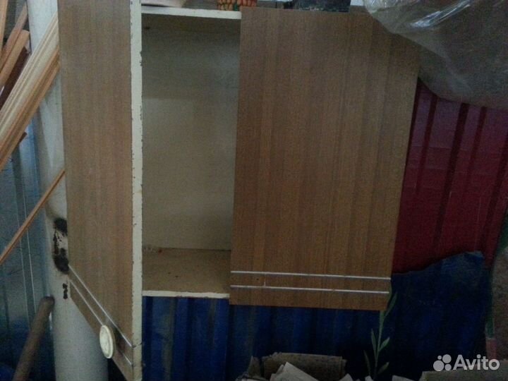 Шкаф навксной