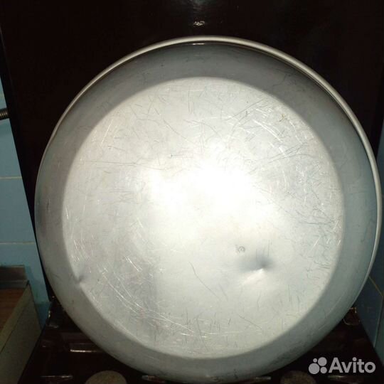 Алюминиевый и эмалированый тазы. СССР