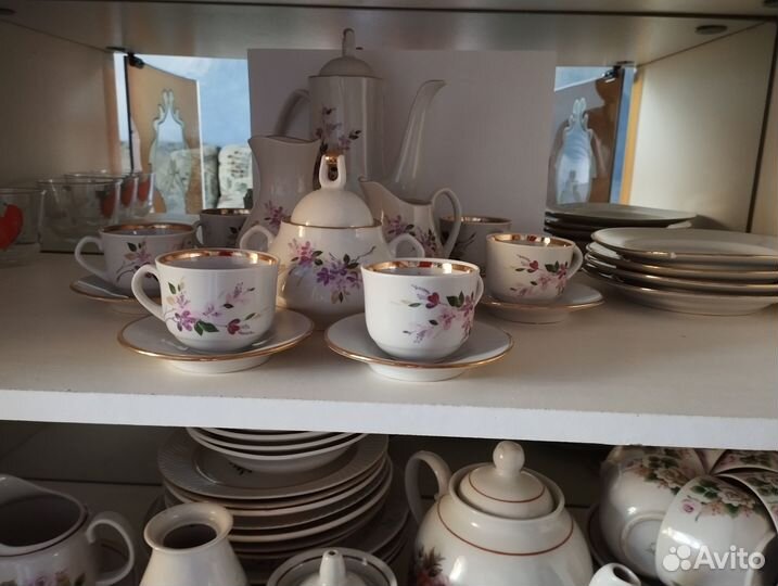 Наборы посуды и сервизы