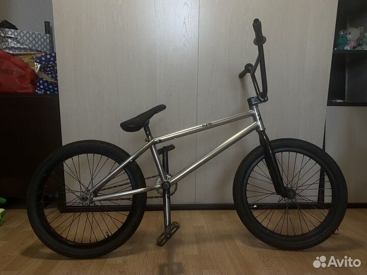Трюковой велосипед BMX