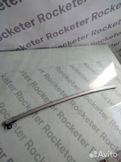 Молдинг рамки двери задний левый Nissan Fuga 2006