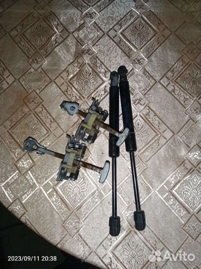 Доводчик дверной