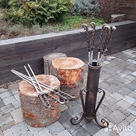 Кованная подставка под шампуры «Тубус»