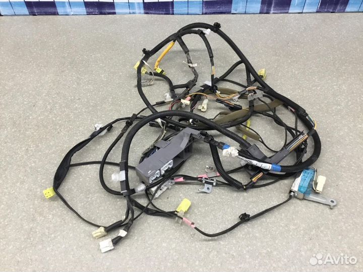 Проводка (коса) Toyota Avensis II 2003-2008