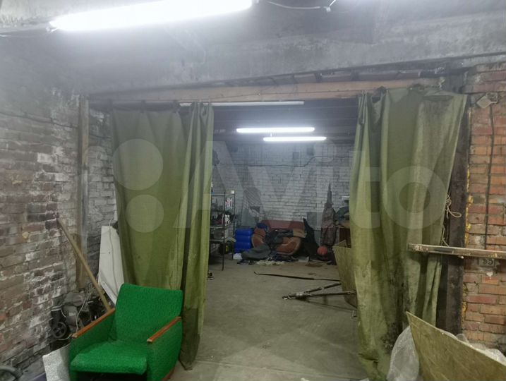 Гараж, > 30 м²