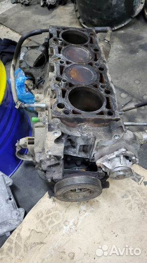 Блок цилиндров Ford Focus хэтчбек 2L zetec 2000