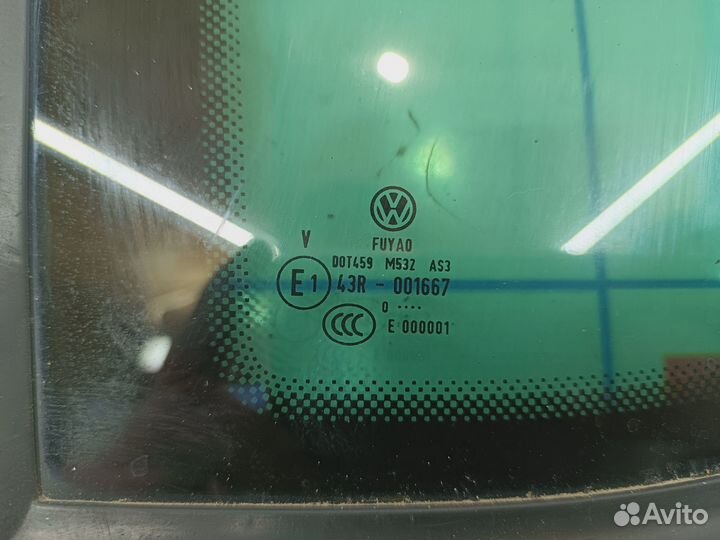 Стекло кузовное глухое левое Volksvagen Tiguan (NF