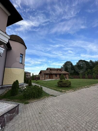 Дом 690 м² на участке 45 сот.