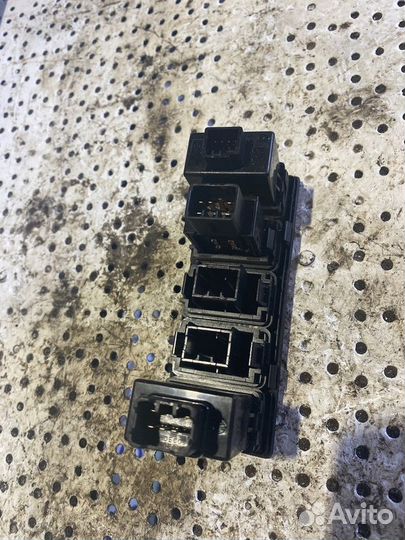 Блок управления света фар Hyundai Sonata 5 (NF)