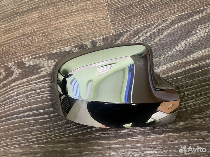 Накладка крышка правого зеркала Renault Duster