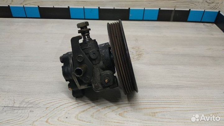 Насос гидроусилителя Mitsubishi Pajero/Montero