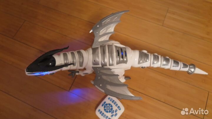 Рoбот динозавра нa пу