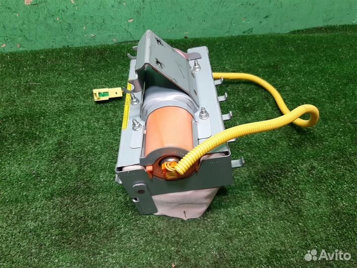 Подушка безопасности в торпедо Subaru Legacy/ Out