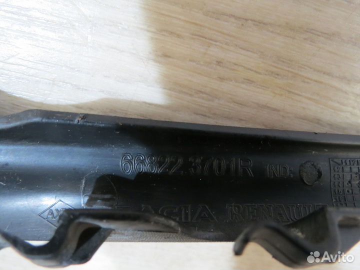 Уголок жабо левый Renault Sandero 2