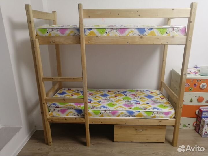 Двухъярусная кровать бу с матрасами