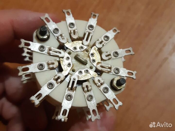 Радиодетали. Конденсаторы, галетники