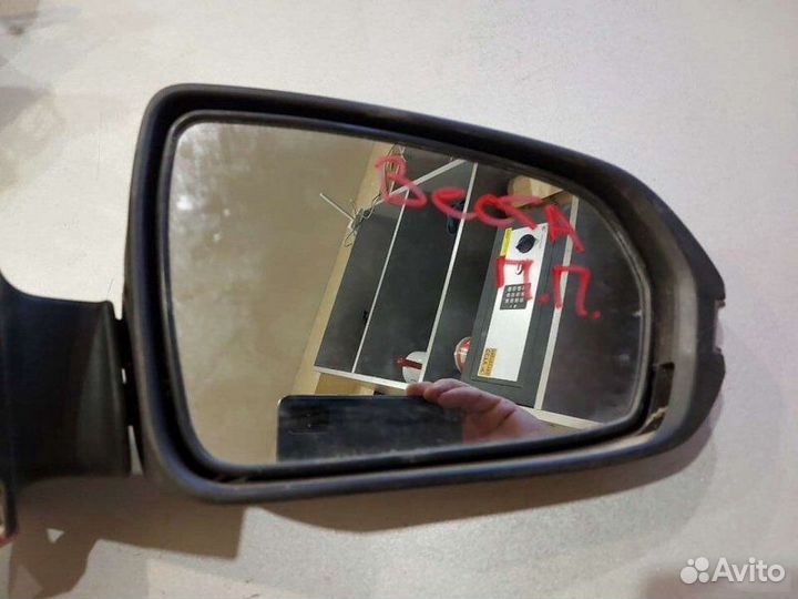 Правое зеркало LADA Vesta